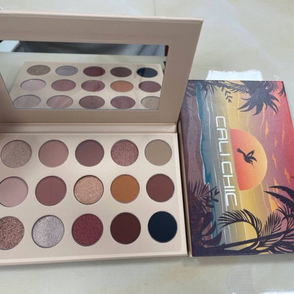 Cali Chic Eyeshadow Palette Celebrity Nude Cosmetic Make Up - Picture 3 of 9